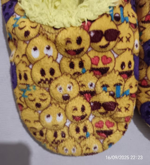 Pantofole bambino emoji taglia 33-35