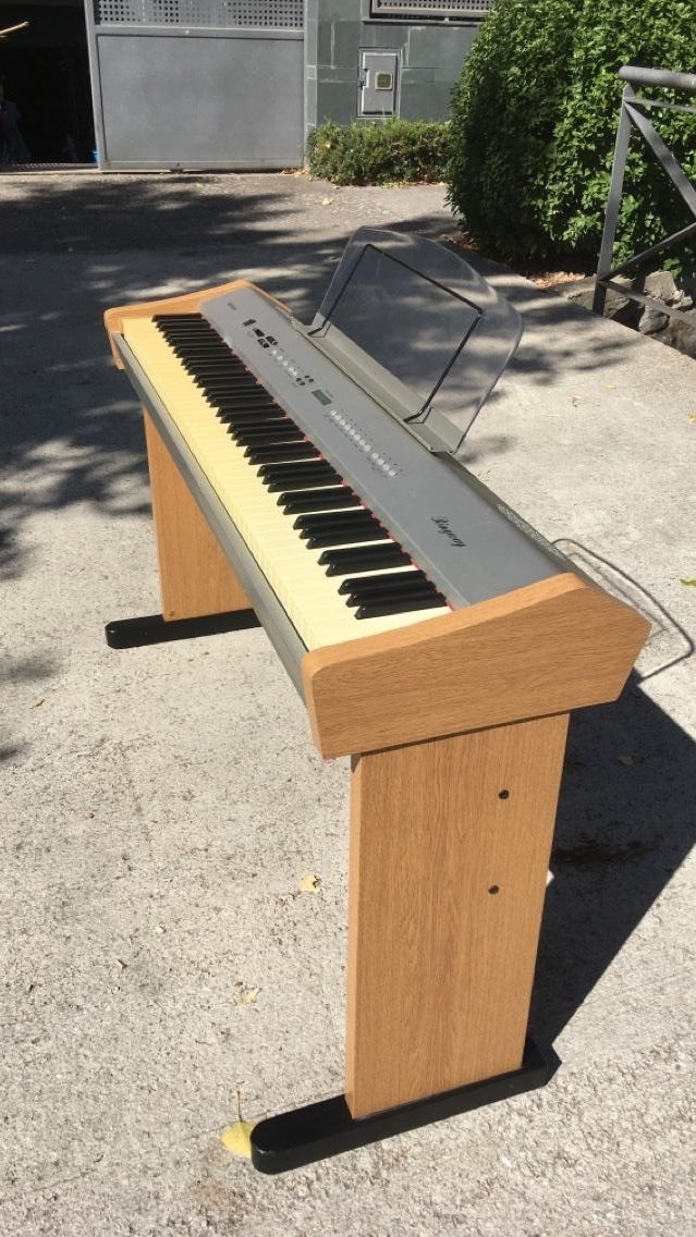 Piano Electrónico Ringway PDP220