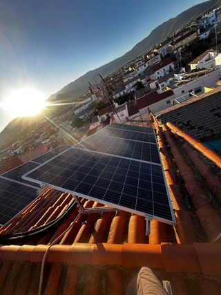 Paneles Solares Jinko JKM270PP-60