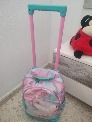 Mochila Totto con carrito y estuche unicornio