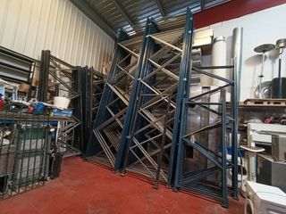 Lote Estanterías Industriales,pida más información