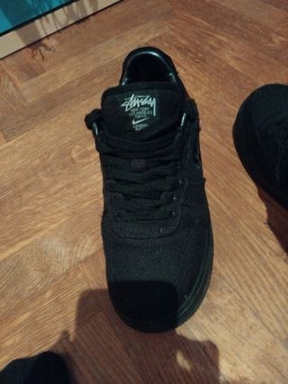 Nike Air Force 1 x Stussy Negro
