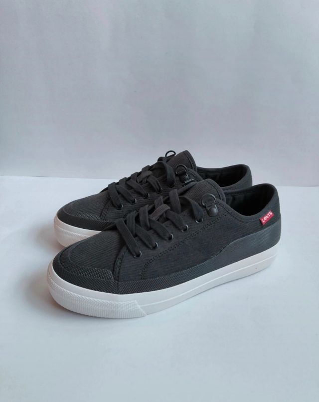 Zapatillas Levi's Negras Talla 36 Nuevas