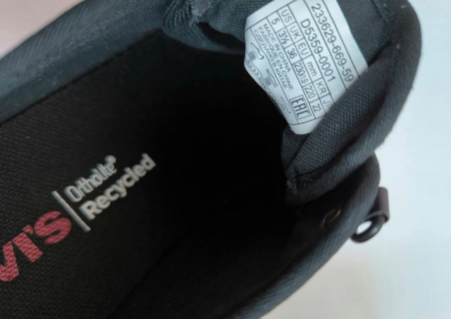 Zapatillas Levi's Negras Talla 36 Nuevas