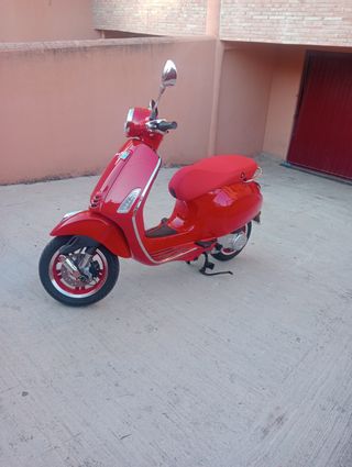 Piaggio Vespa Primavera Roja 50cc