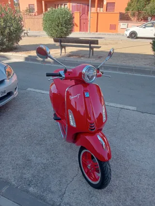 Piaggio Vespa Primavera Roja 50cc