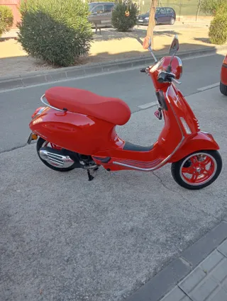 Piaggio Vespa Primavera Roja 50cc