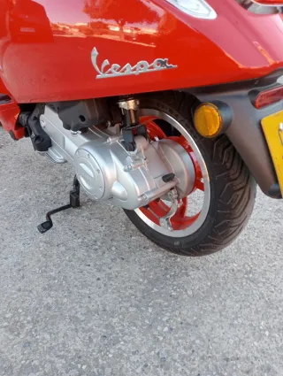 Piaggio Vespa Primavera Roja 50cc