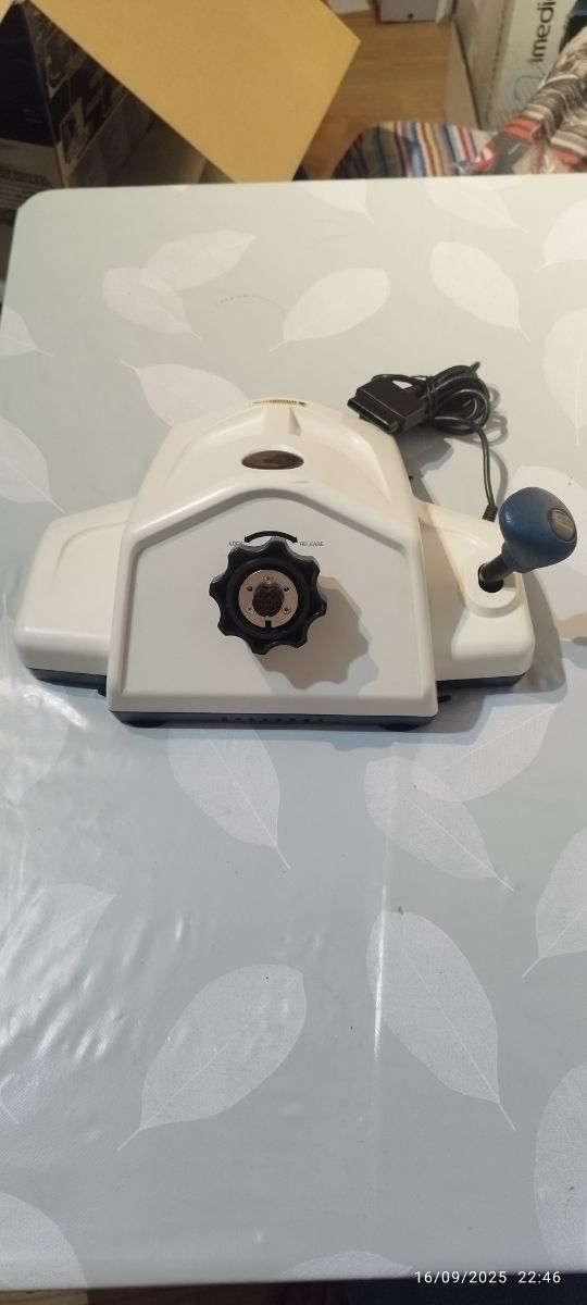 Volante y Pedales Racing Wheel Williams F1 Team.