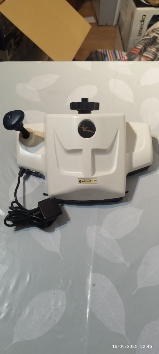 Volante y Pedales Racing Wheel Williams F1 Team.