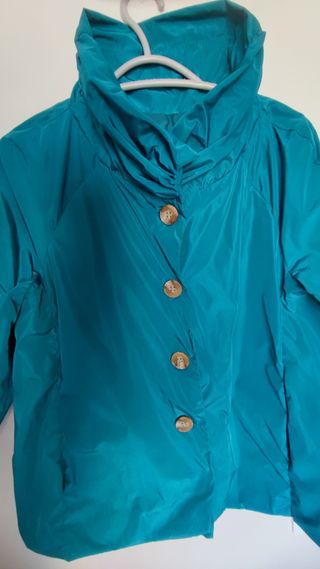 Trench impermeable corto *Nuevo