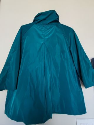 Trench impermeable corto *Nuevo