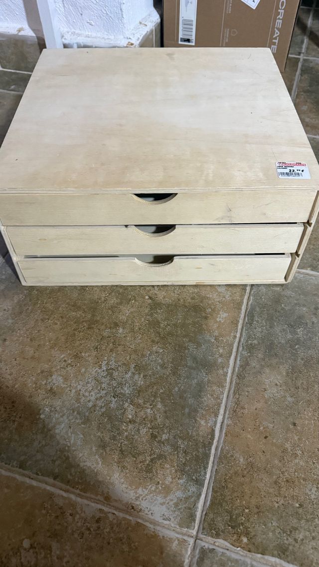 Cajonera de madera pequeña