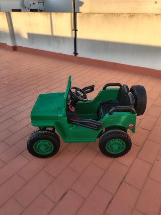Coche eléctrico infantil verde
