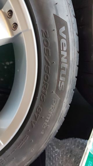 Llantas Momo con neumáticos Hankook