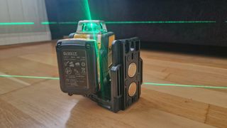 Nivel Láser Dewalt 12V