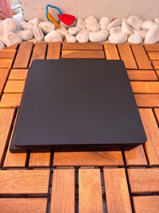 PS4 Slim 500GB con 2 mandos originales