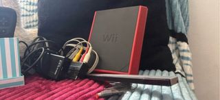 Nintendo Wii Mini Roja + Accesorios