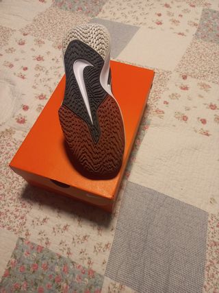 Zapatillas Nike Negras y Rojas