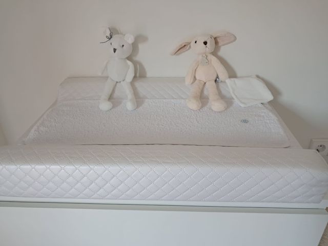 Cambiador de bebé acolchado blanco 50x70cm