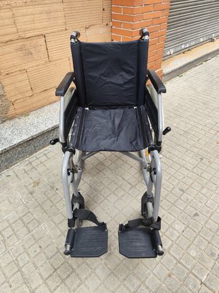 Rebajada 100€ Silla de ruedas de adultos