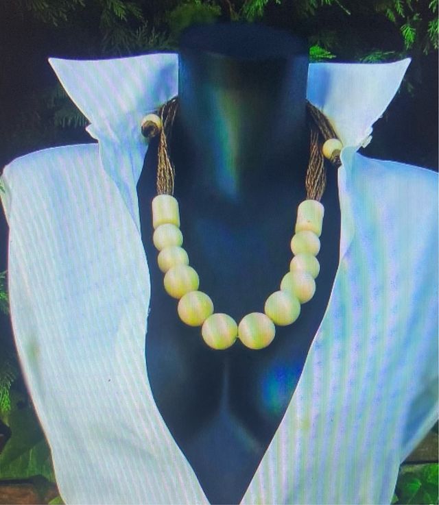 Collar y pendientes marfil vegetal 