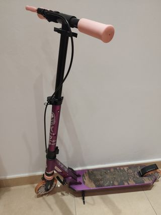 Patinete Oxelo Morado.