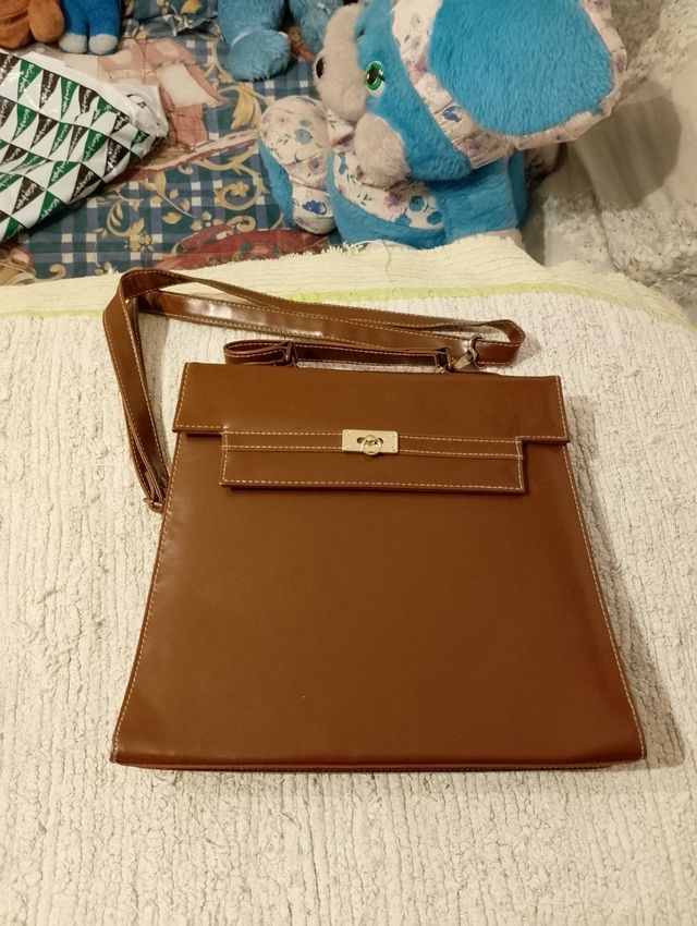 Bolso y cartera marrón
Venta en persona