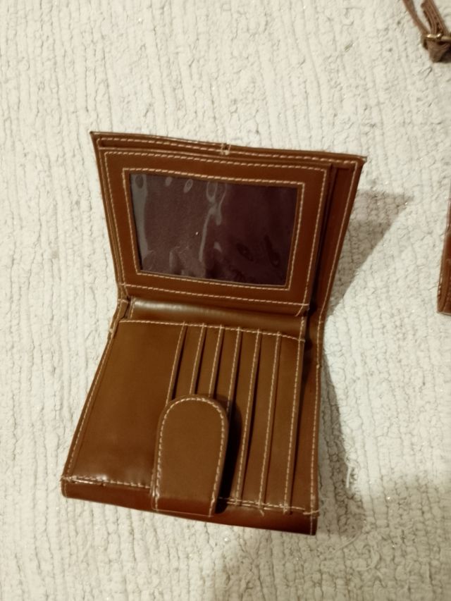 Bolso y cartera marrón
Venta en persona