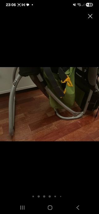 Mochila de porteo para bebé en muy buen estado.