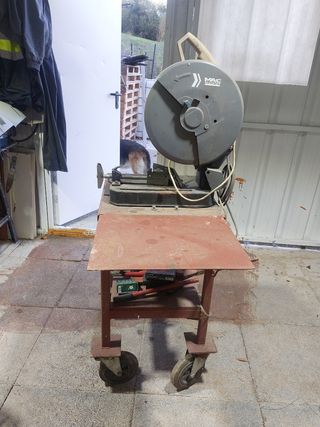Tronzadora MAC ALLISTER con mesa de hierro y rued