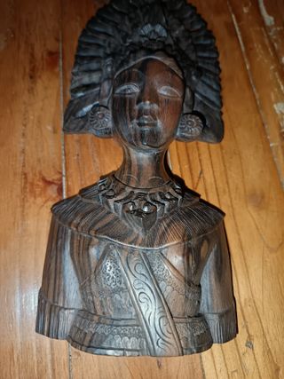 Escultura Busto Diosa Balinesa Madera Oscura