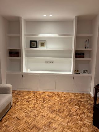 Diseño de interiores o exteriores . Carpinteria ebanisteria . Instalacion de cocinas y armarios puertas . Restauracion de muebles pintura. Fontaneria. Escayola pladur. Reformas en general