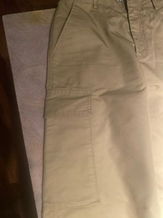 Pantalón cargo beige