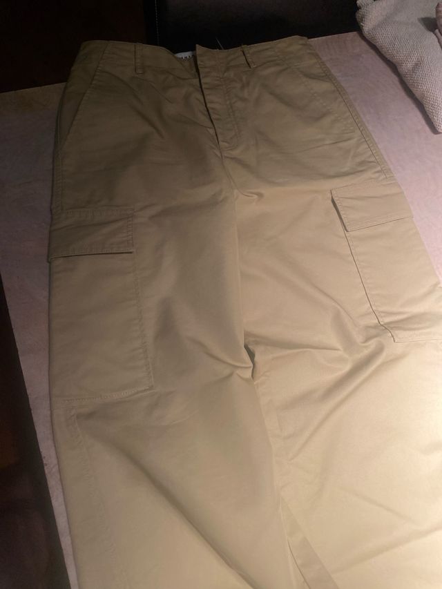 Pantalón cargo beige