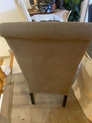 se vende mesa extensible y 4 sillasde comedor gris