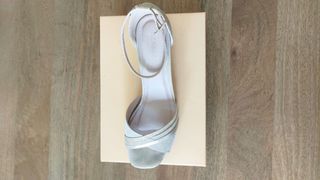 Zapatos de tacón dorados talla 40
