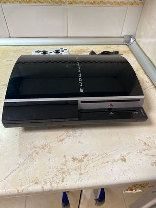 Playstation 3 Negra con Mando y Juegos