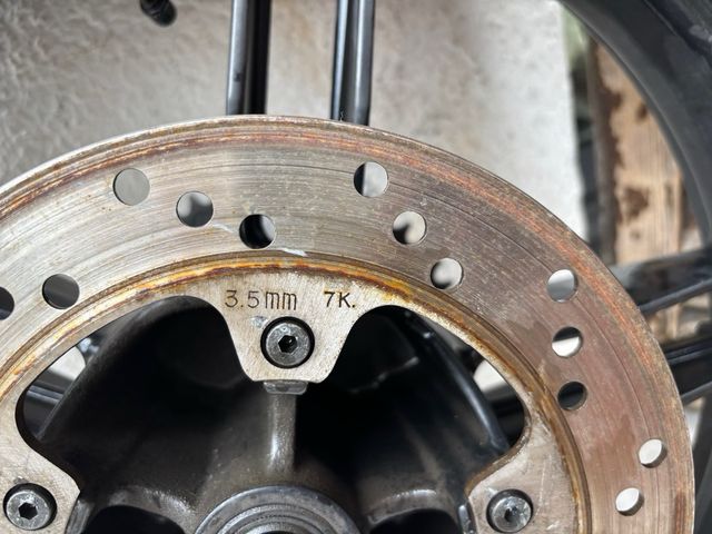 Llanta y Neumático Continental 130/70-17