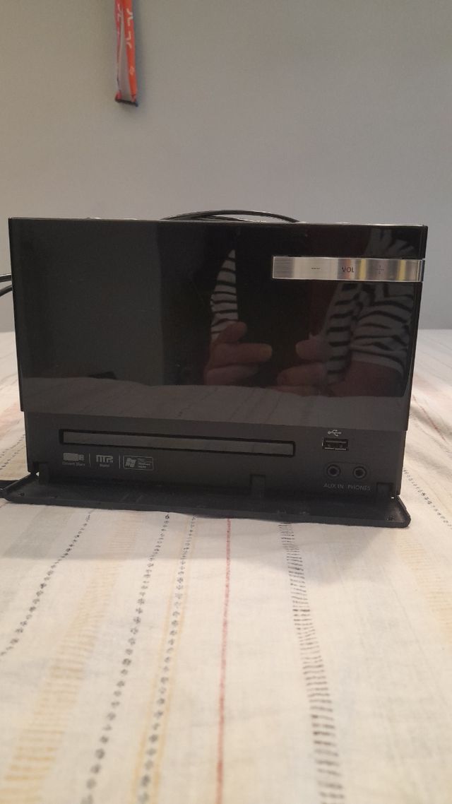 Radio y reproductor de CD marca Samsung