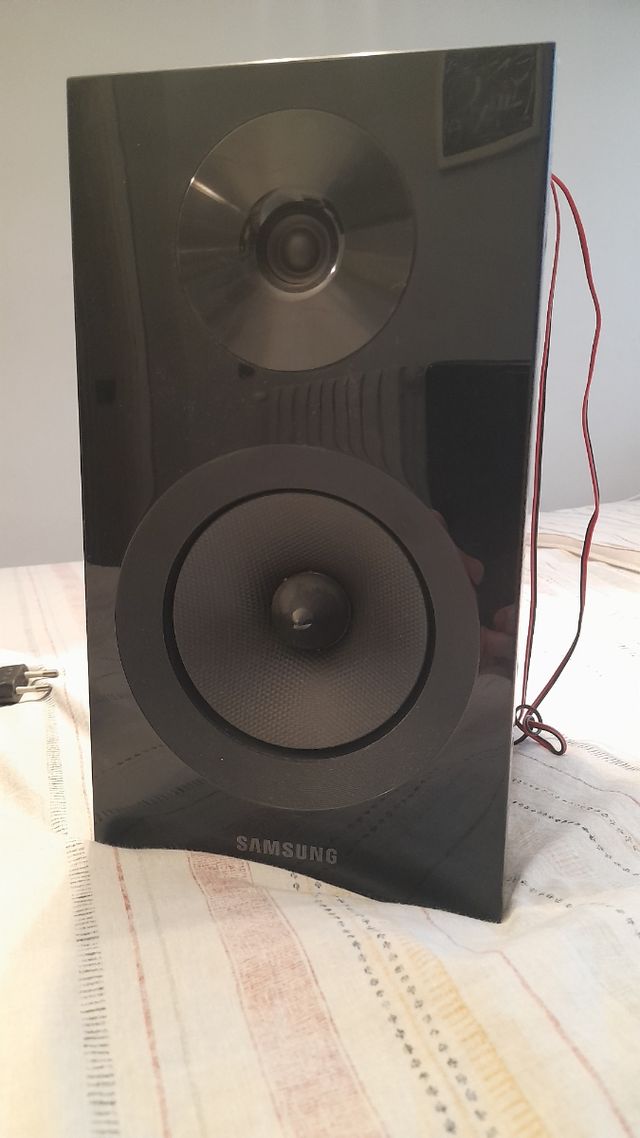 Radio y reproductor de CD marca Samsung