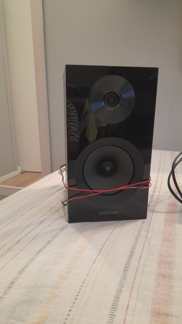 Radio y reproductor de CD marca Samsung