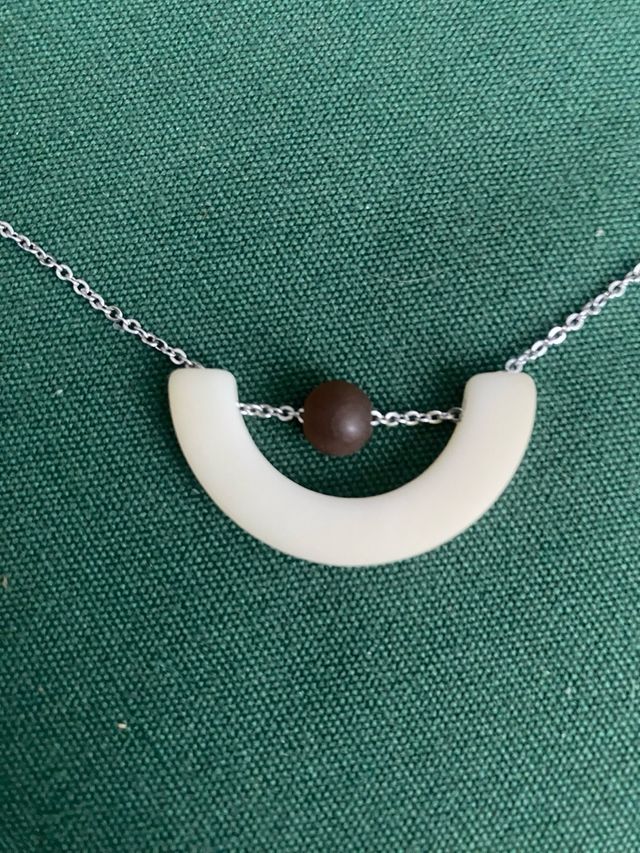 Collar y pendientes marfil vegetal 