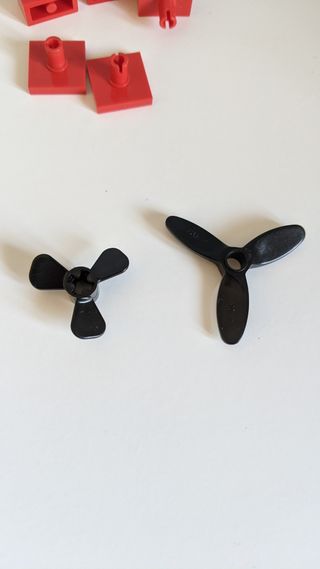 Lotto Pezzi LEGO Blu Gialli Rossi Neri Trasparenti