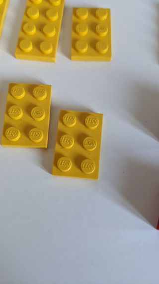 Lotto Pezzi LEGO Blu Gialli Rossi Neri Trasparenti