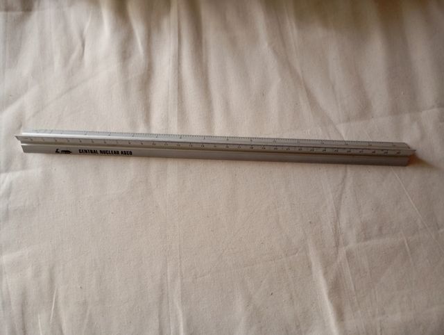 Regla triangular CN Ascó