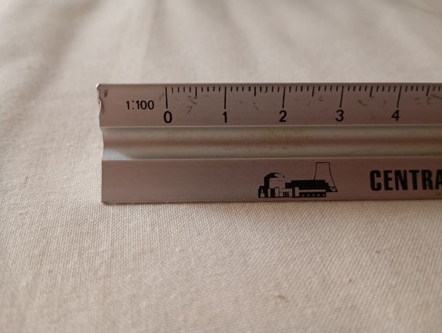 Regla triangular CN Ascó