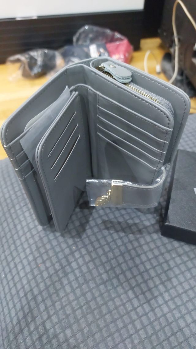 Cartera Mujer, Nueva, Blanca y Gris