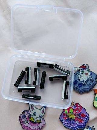 Pines, chapas Pokemon