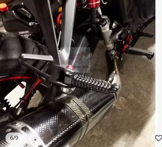 Reposapiés negros para moto